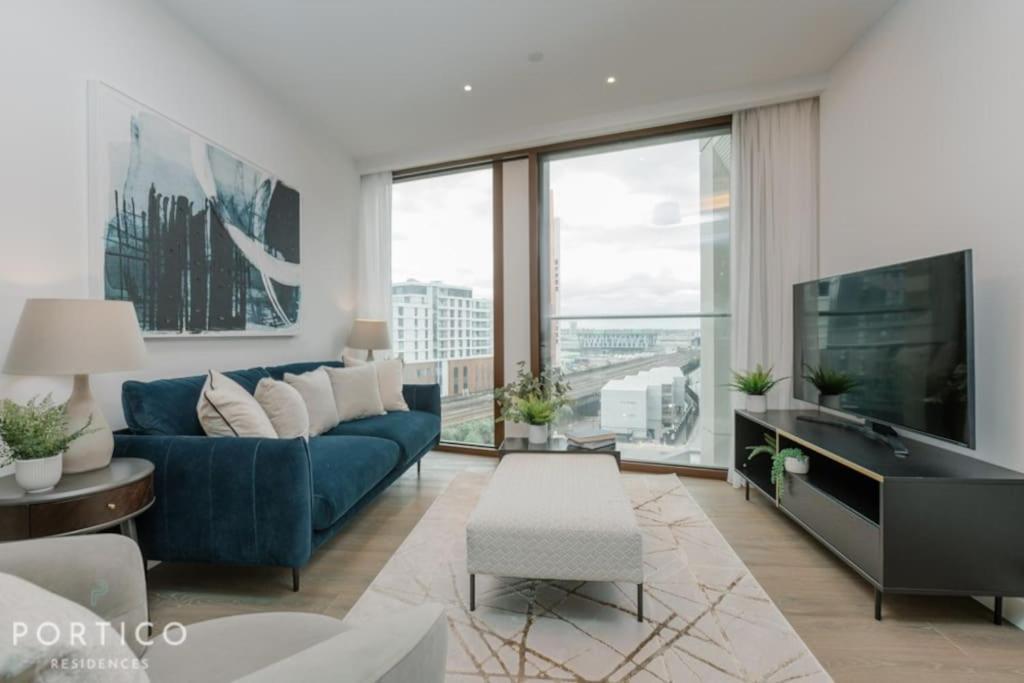 Appartamento Portico Residences - Beautiful 2 Bed With Pool In Nine Elms Londra