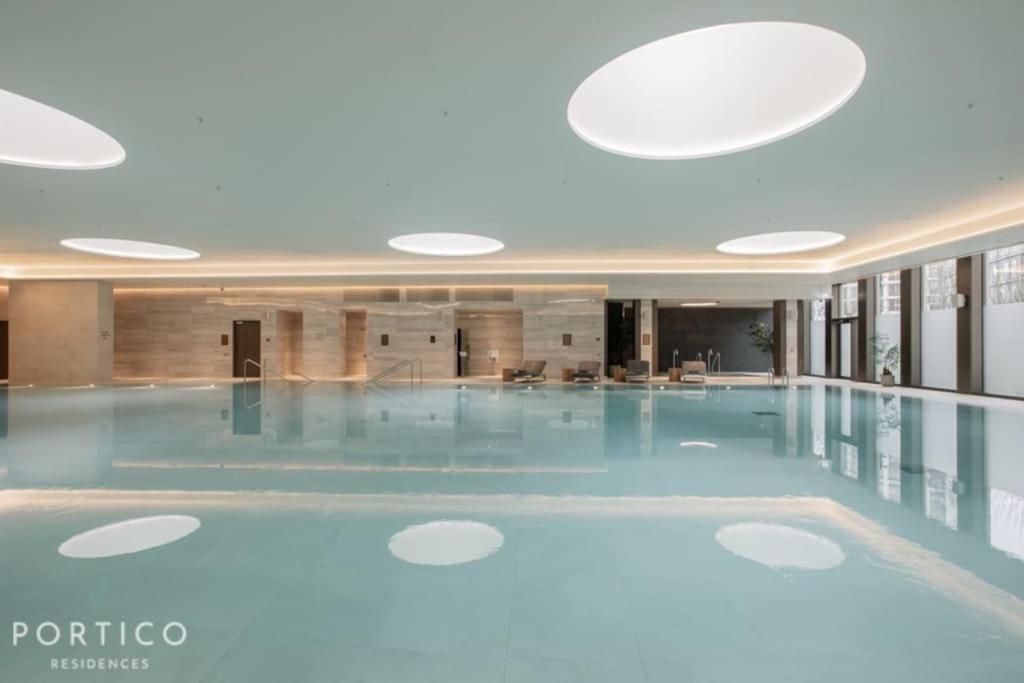 Portico Residences - Beautiful 2 Bed With Pool In Nine Elms Appartamento *