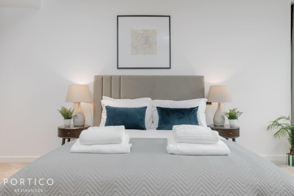 Portico Residences - Beautiful 2 Bed With Pool In Nine Elms Appartamento Londra