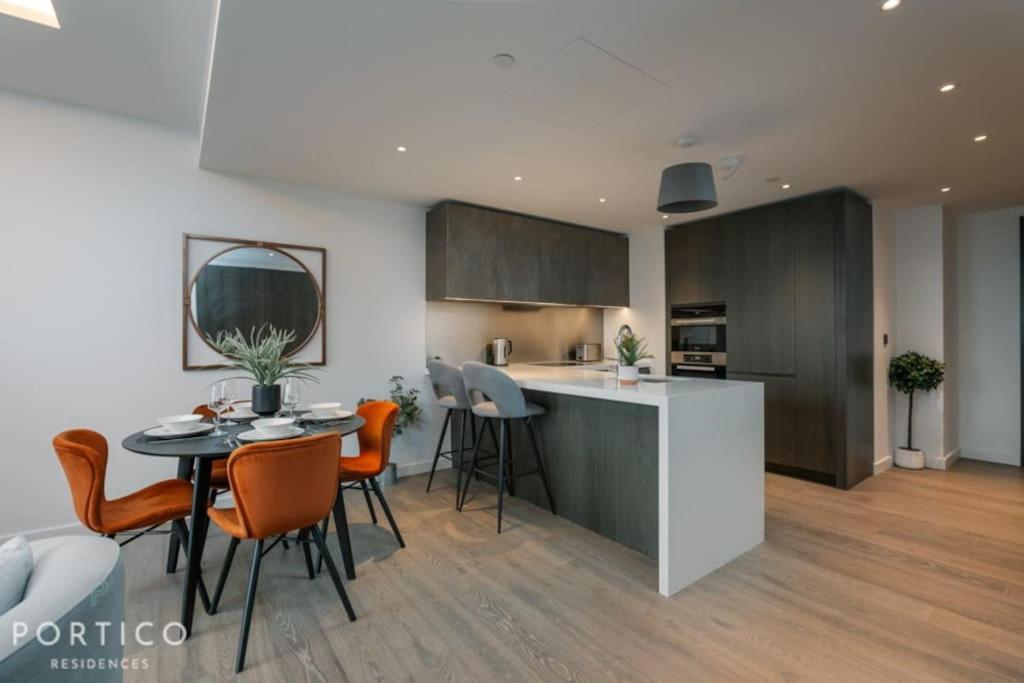 Portico Residences - Beautiful 2 Bed With Pool In Nine Elms * Londra