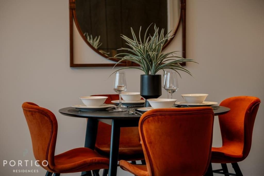 Appartamento Portico Residences - Beautiful 2 Bed With Pool In Nine Elms *