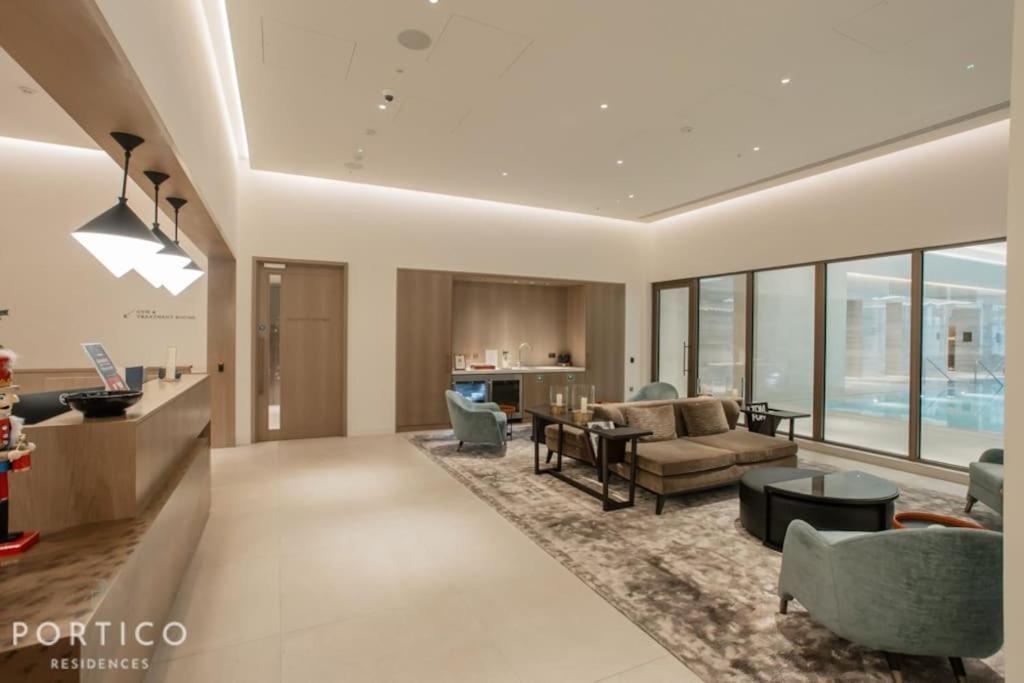 Portico Residences - Beautiful 2 Bed With Pool In Nine Elms Londra